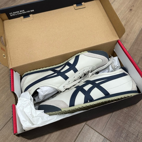 Onitsuka Tiger Mexico 66 in Birch/ Peacoat (U.S. 8) - Picture 2 of 3